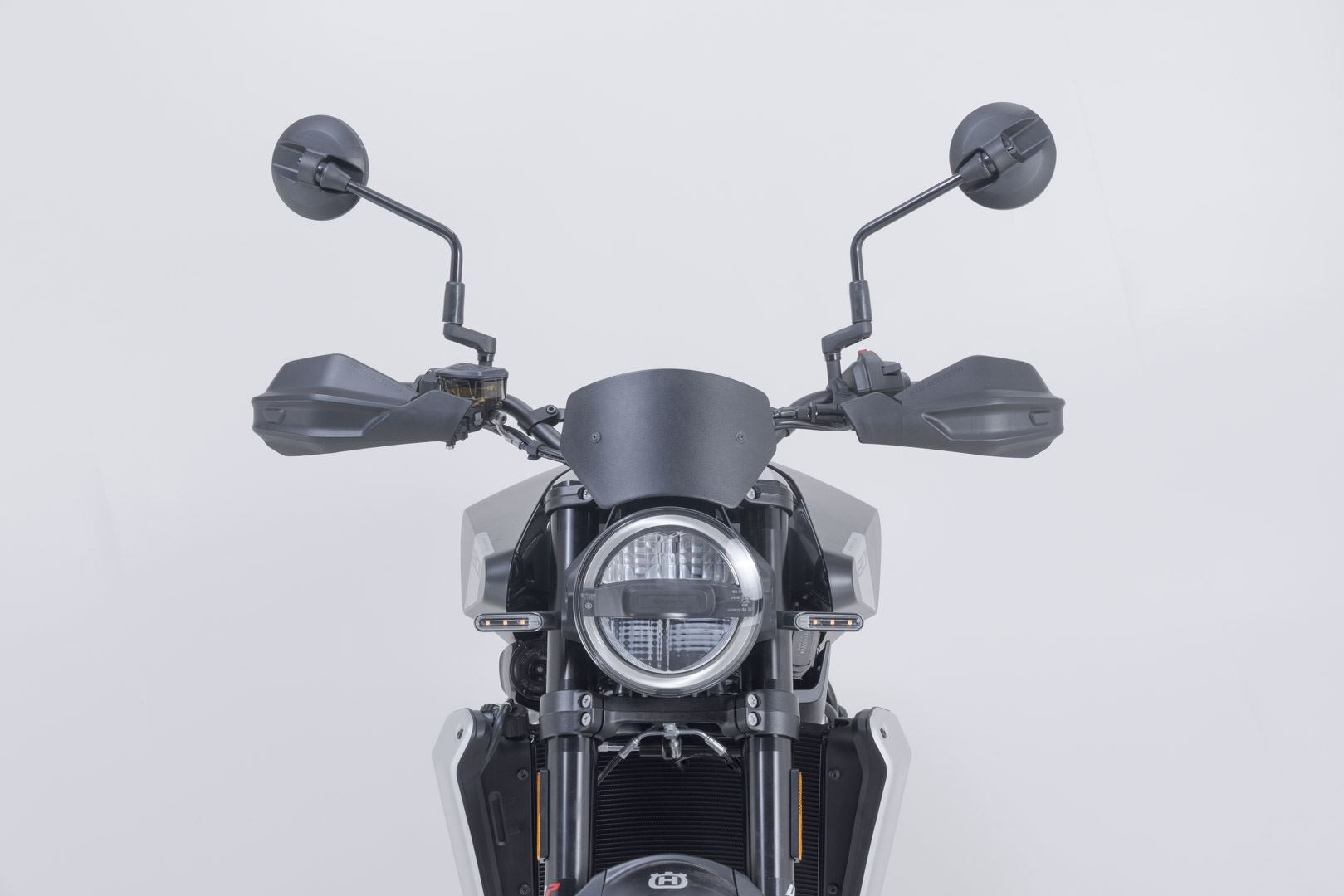 Adventure handguard kit Black. Husqvarna Svartpilen 801 (24-).