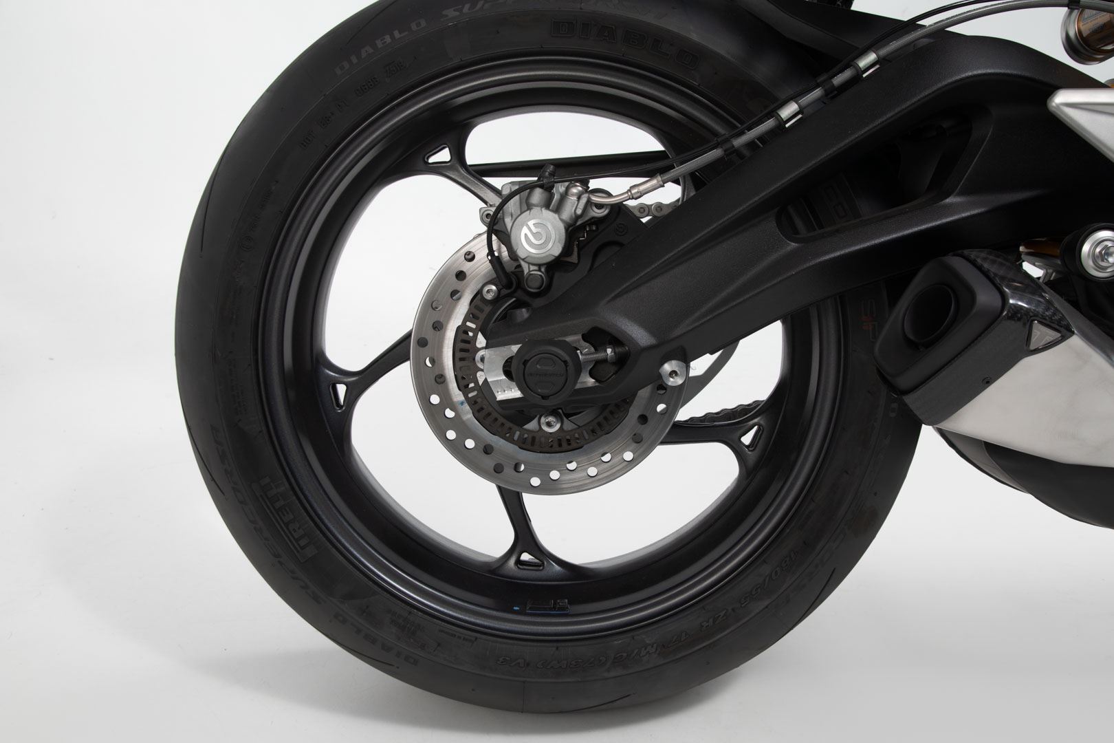 Slider set for rear axle Black. YZF-R1 (15-), MT-10/SP (16-), Niken (22-).