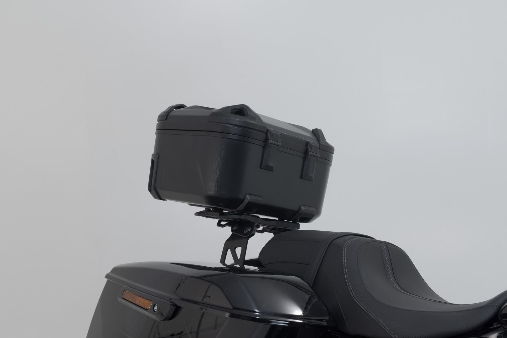 DUSC L top case system Black. 41 l. Harley-Davidson Road Glide (24-).