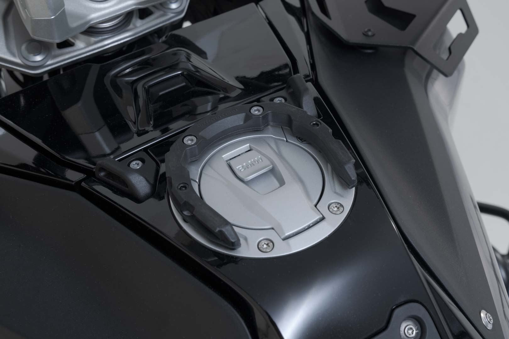 PRO tank ring Black. BMW R 1300 GS Adventure (24-).