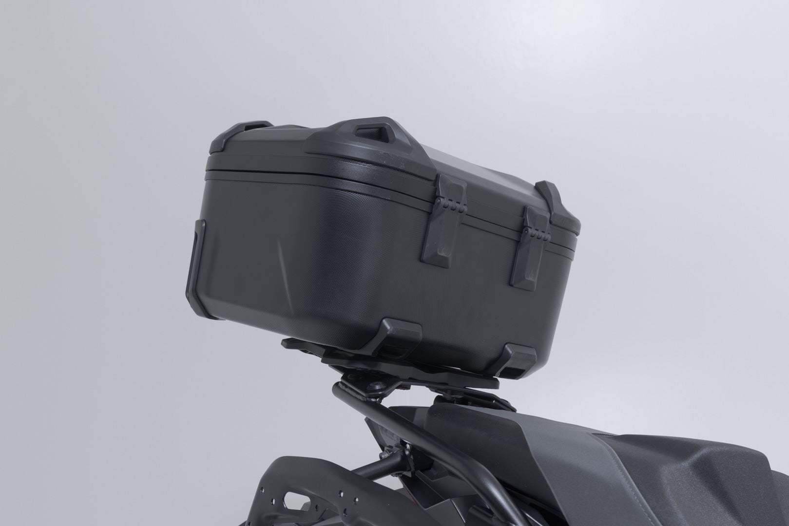 Adventure set DUSC with top case L Black. Honda X-ADV (24-).