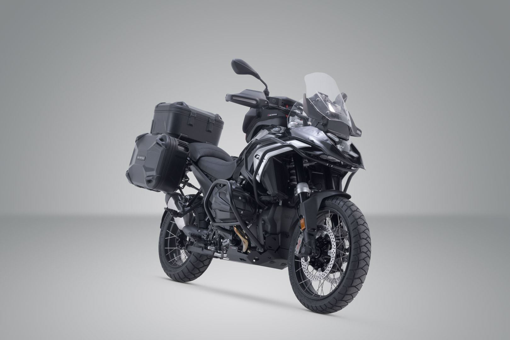 Adventure set DUSC Black. BMW R 1300 GS . BMW top case holder.