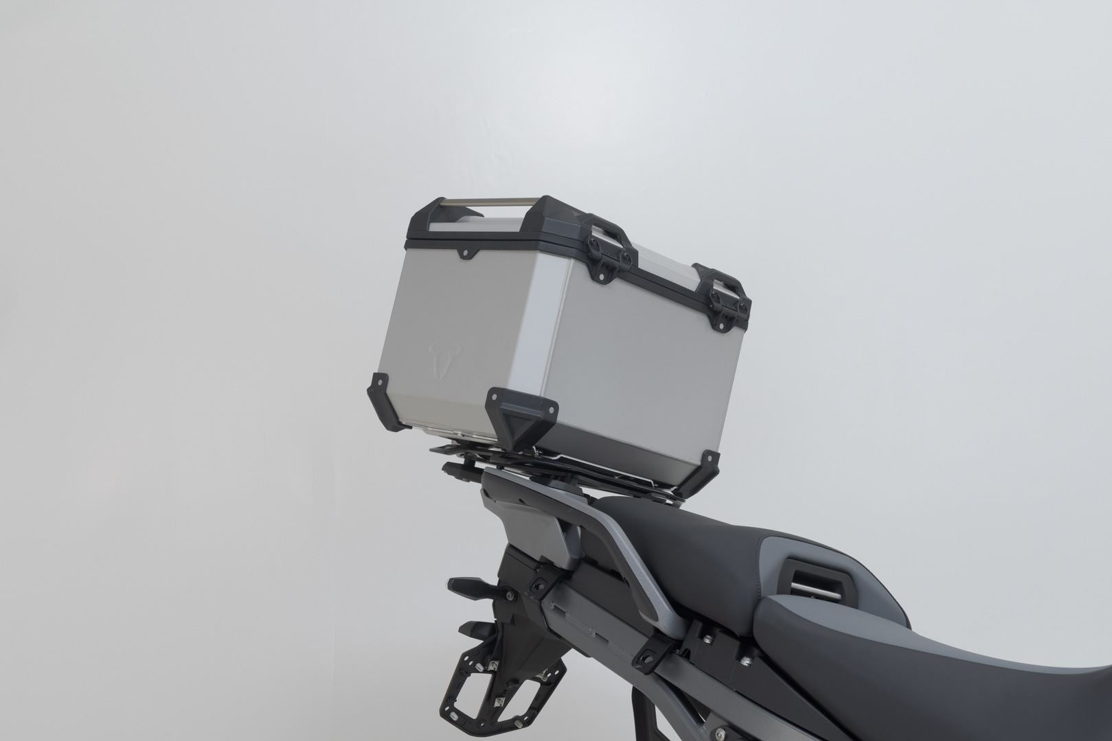 TRAX ADV top case system Silver. BMW R 1300 GS (23-). BMW top case holder.