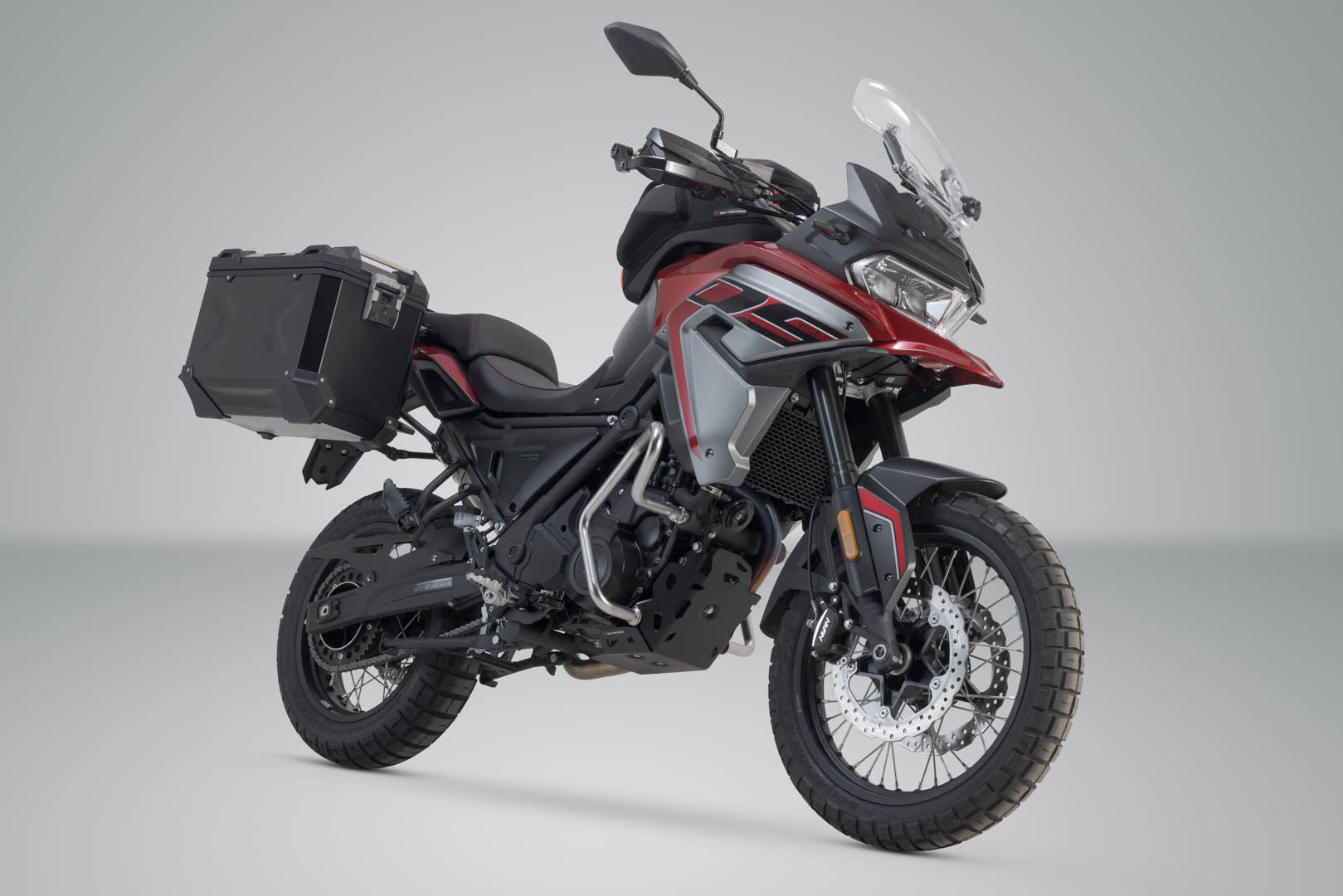 TRAX ADV aluminium case system Black. 37/45L. Voge 650 DS/X (22-).