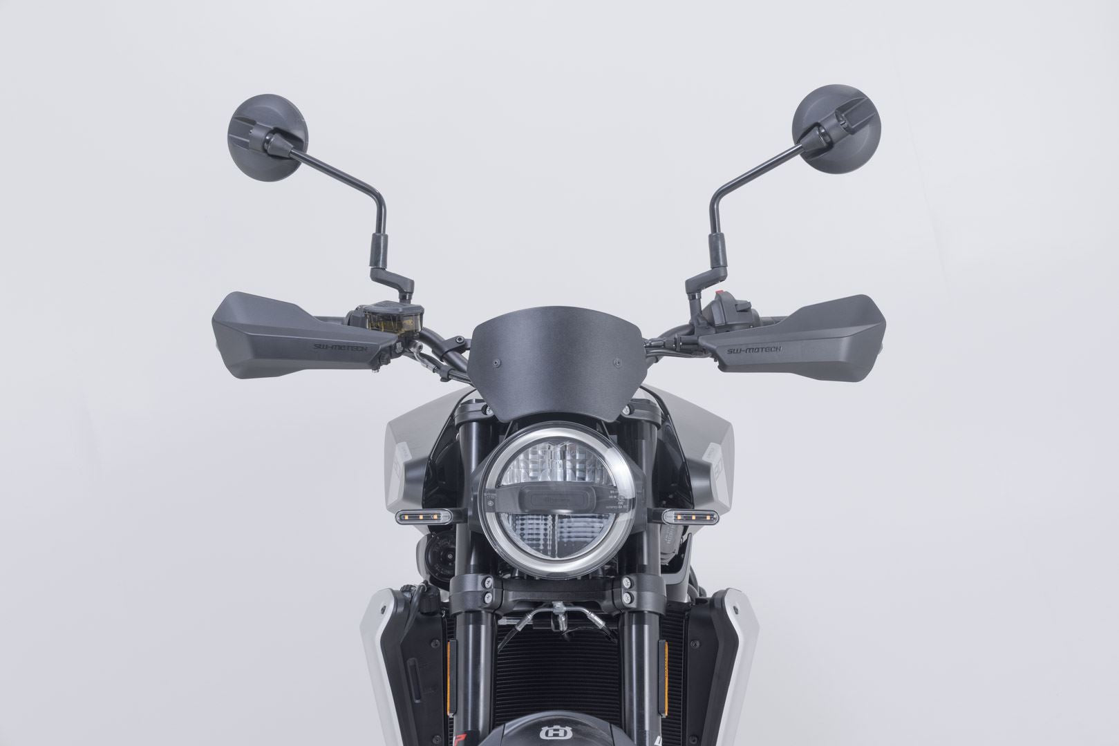 Sport handguard kit Black. Husqvarna Svartpilen 801 (24-).