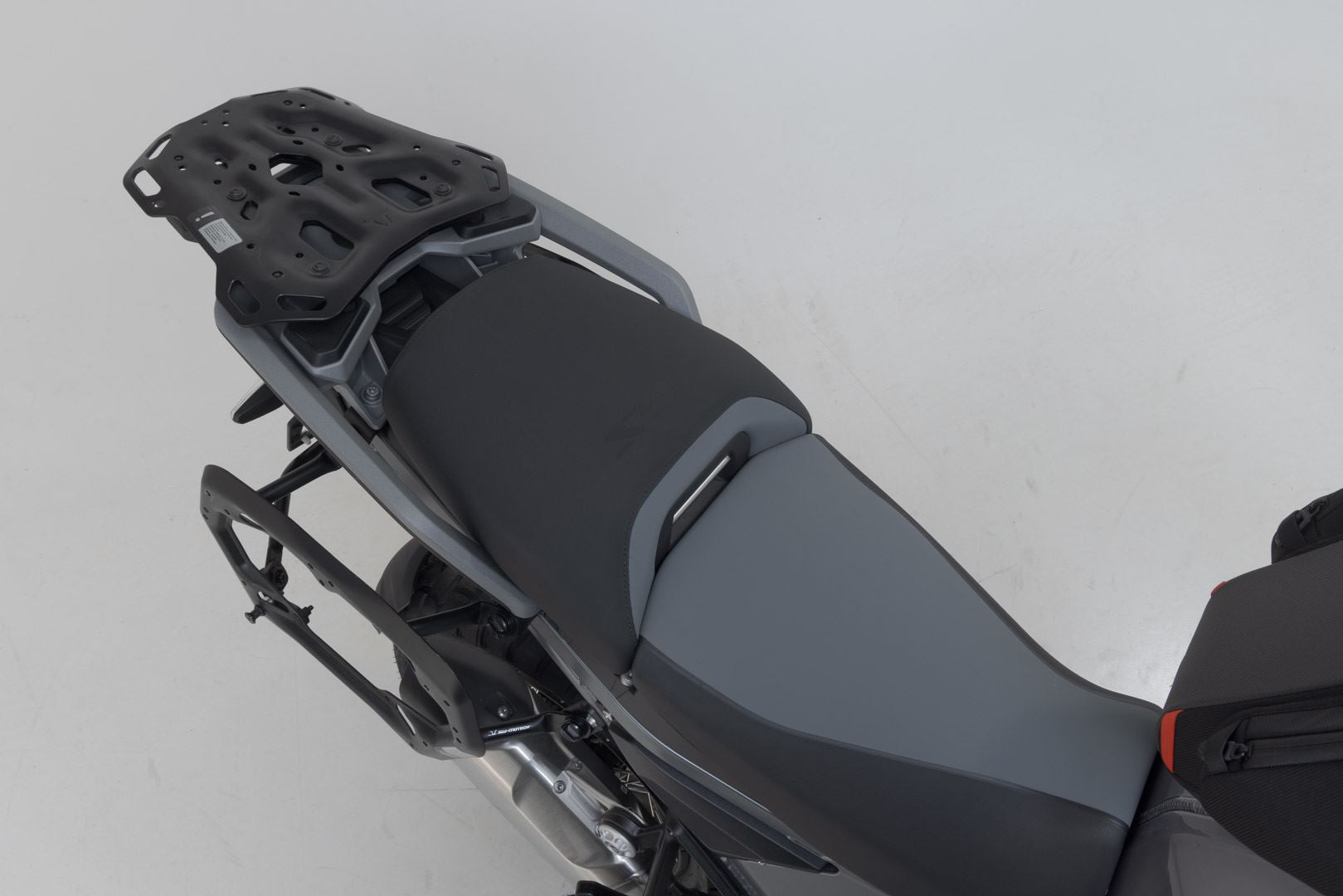 Adventure set DUSC Black. R 1300 GS Adv (24-). BMW top case holder.