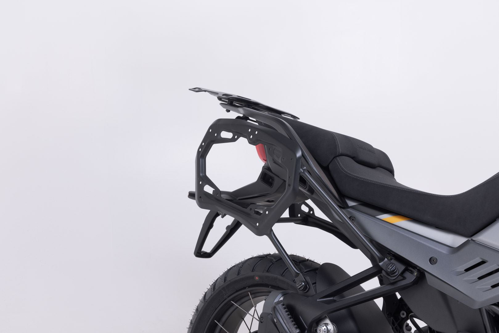 TRAX ADV aluminium case system Black. 37/37 l. Moto Guzzi Stelvio (23-).