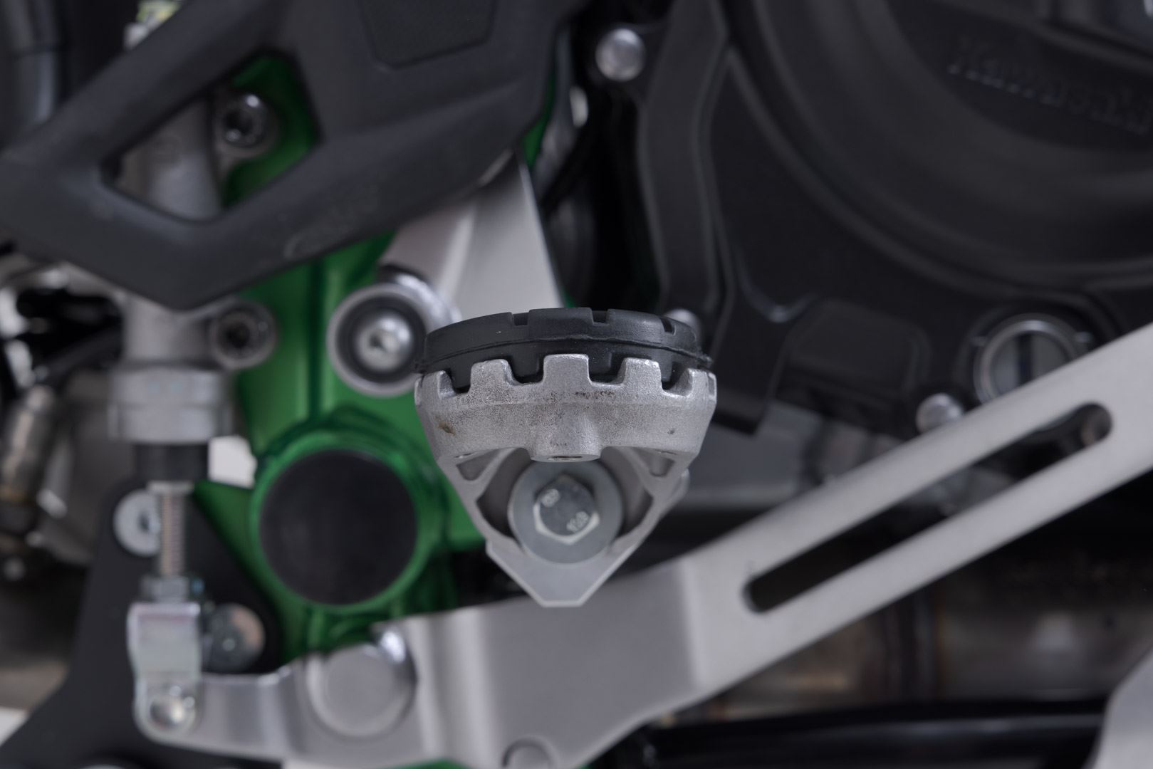 ION footrest kit Kawasaki KLE500 / KLE500 SE (26-).