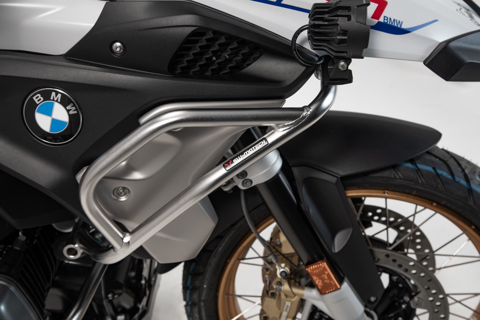 Upper crash bar Stainless steel. BMW R1200GS (16-), R1250GS (18-).