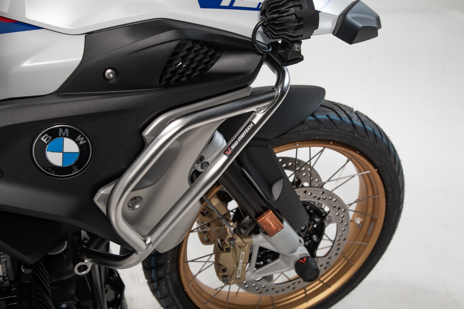 Upper crash bar Stainless steel. BMW R1200GS (16-), R1250GS (18-).