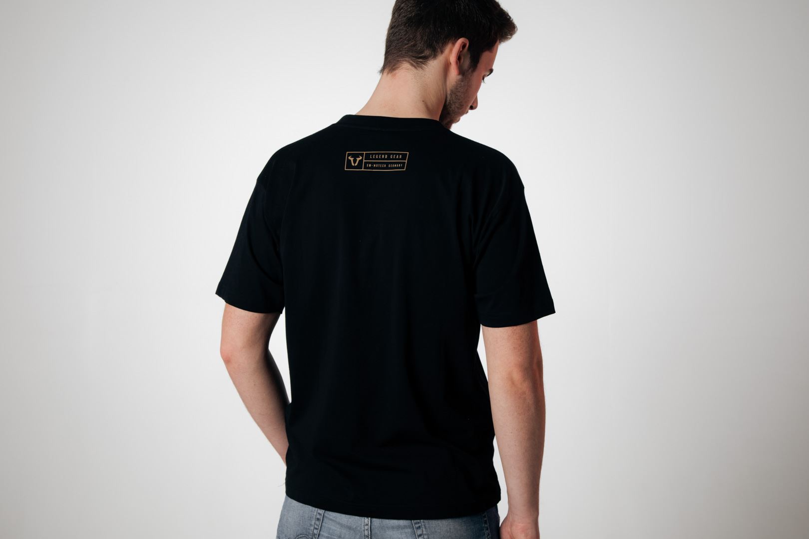 T-Shirt Legend Gear. Black. Men. Size S.