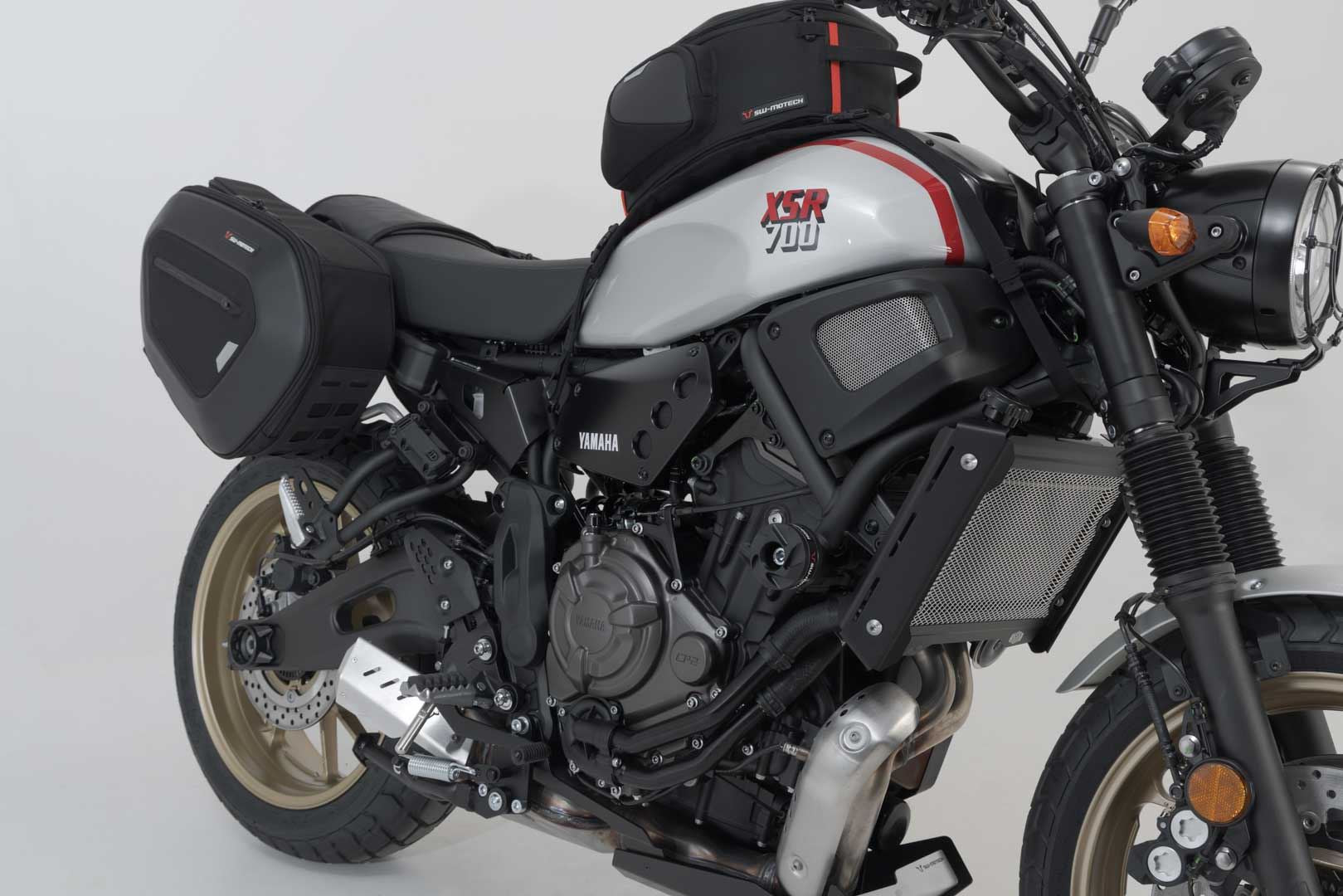Frame slider kit Black. Yamaha XSR700 (15-) / XTribute (19-).