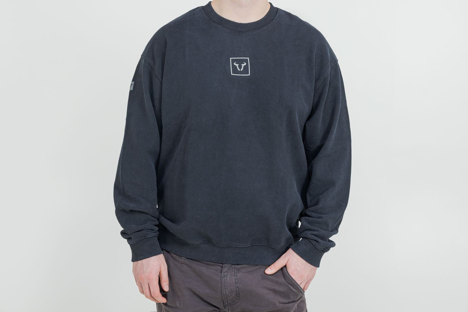Crewneck  Riders Line Dark Grey. Optic Wash. Unisex. Size XXL.