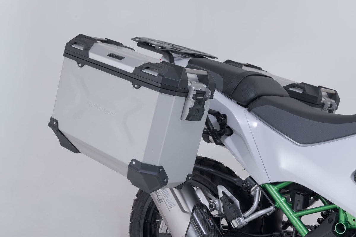 TRAX ADV aluminum case system + Akrapovic Silver. 45/37 l. Kawasaki KLE500/KLE500 SE (26-).