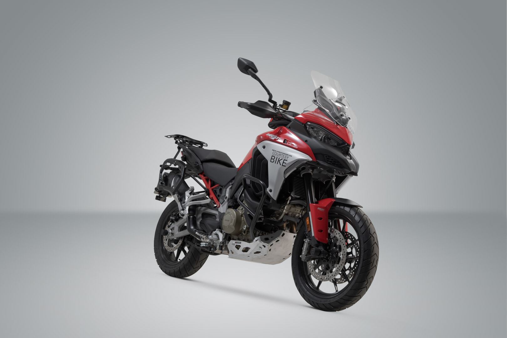 Adventure set DUSC with top case L US model Black. Ducati Multistrada V4 (20-).