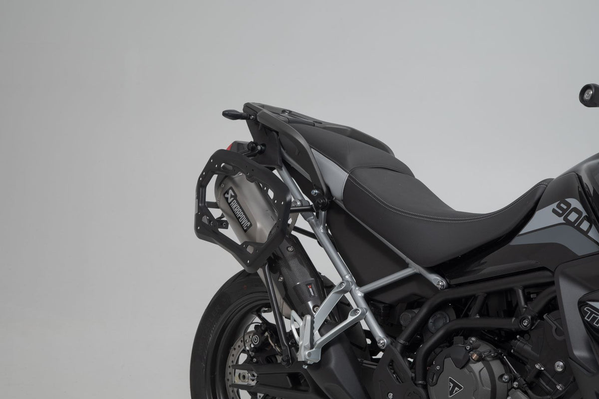 Akrapovic Slip On exhaust system Silver. Triumph Tiger 900 Modelle (19-23).