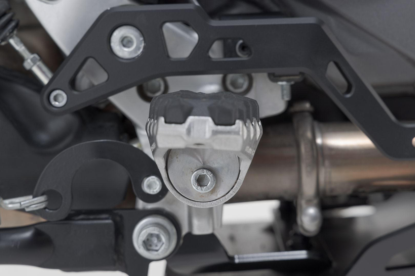 Frame slider kit Black. Kawasaki Z900 models (16-), Z1100 (25-).