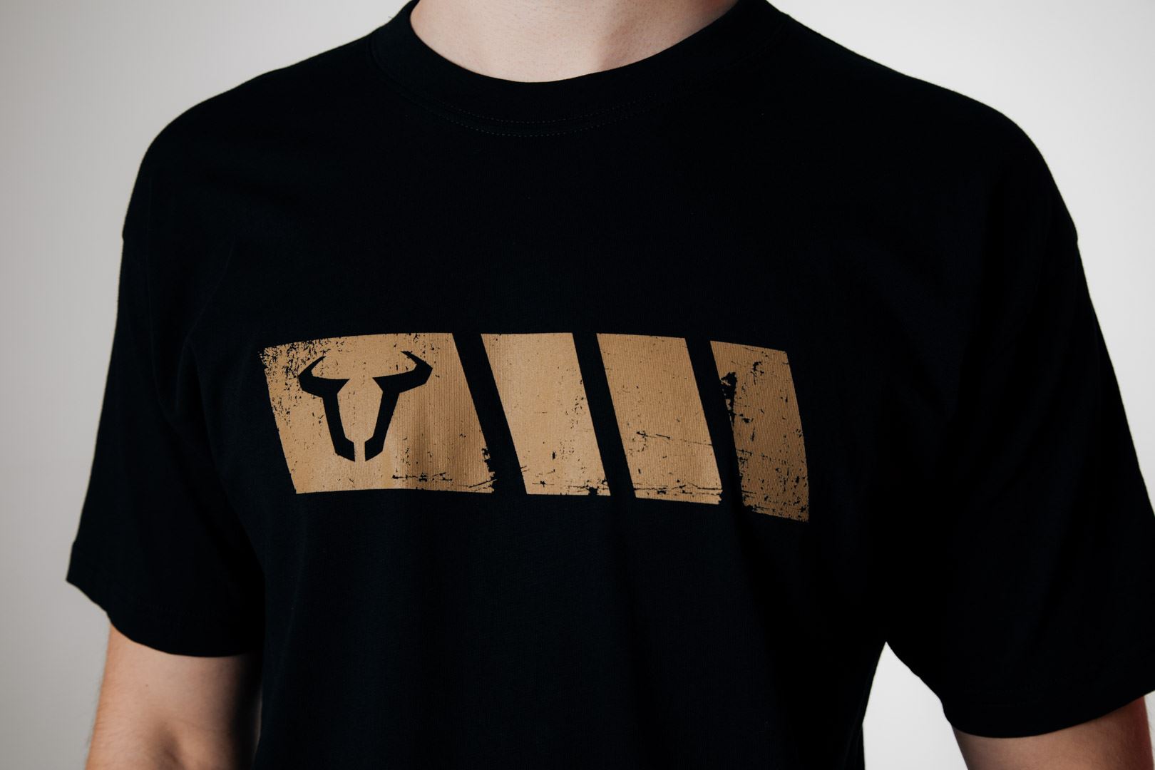 T-Shirt Legend Gear. Black. Men. Size S.