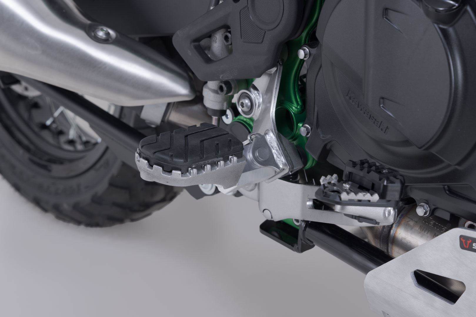 ION footrest kit Kawasaki KLE500 / KLE500 SE (26-).