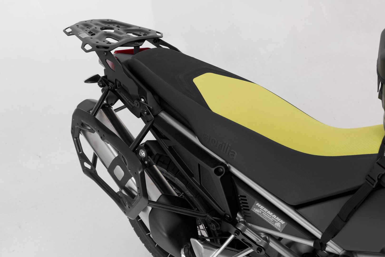 Adventure set DUSC with top case L Black. Aprilia Tuareg 660 (21-).