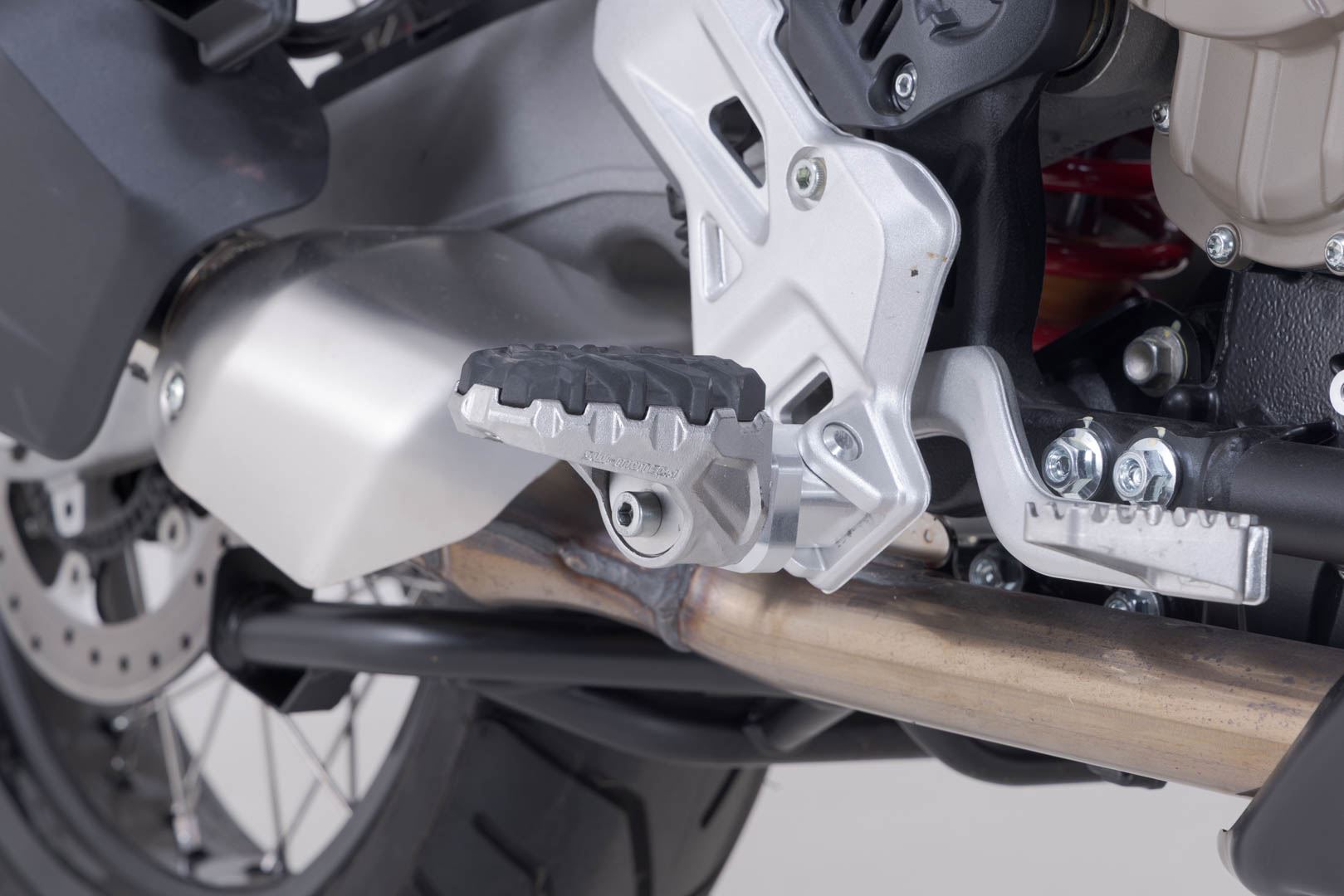 EVO footrest kit Silver/black. MV Agusta Enduro Veloce (24-).
