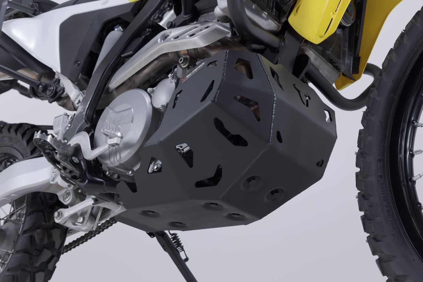 Engine guard Black. Suzuki DR-Z4S / DR-Z4SM (25-).