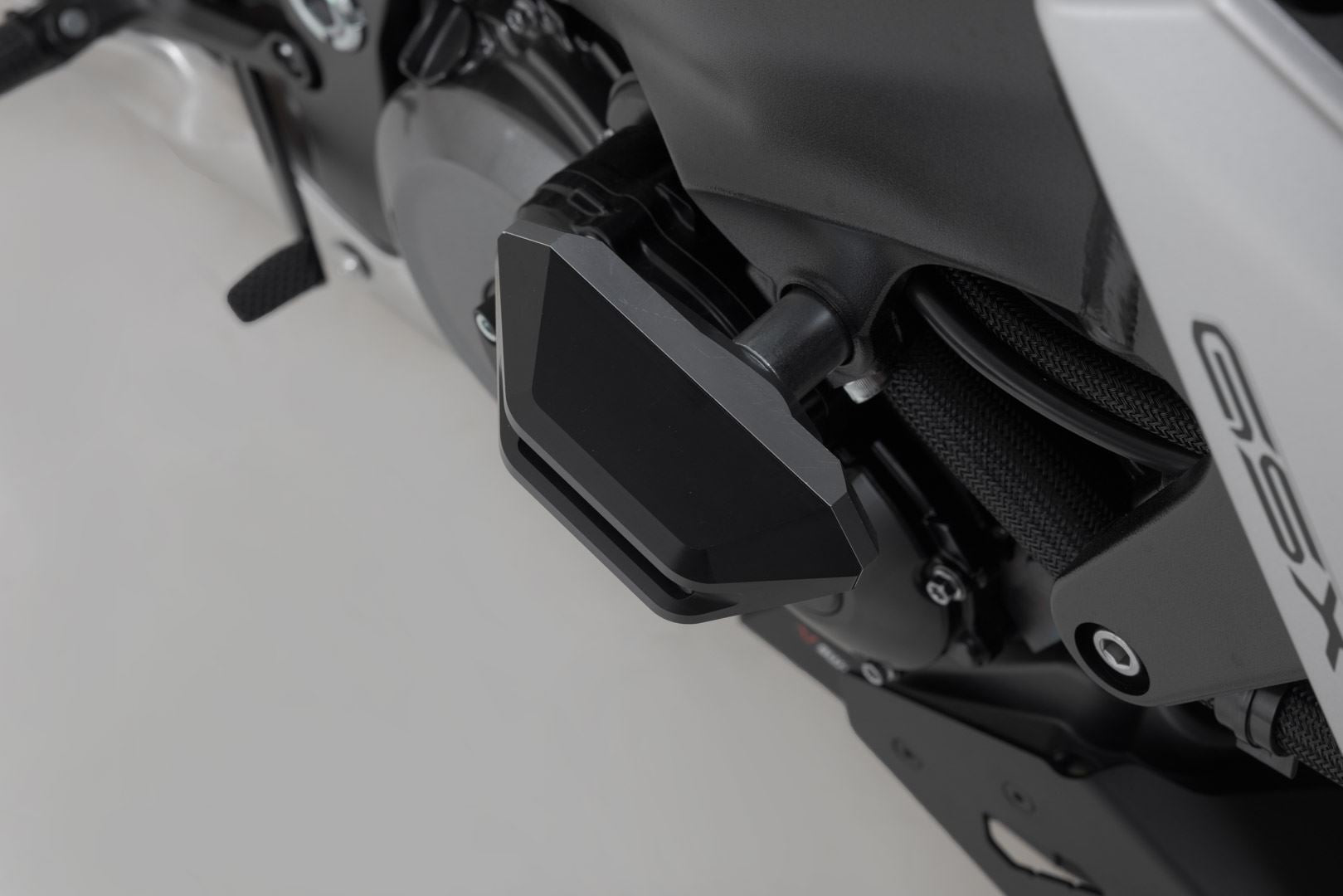 Frame slider kit Black. Suzuki GSX-S 950 / GSX-S 1000/GT (21-).