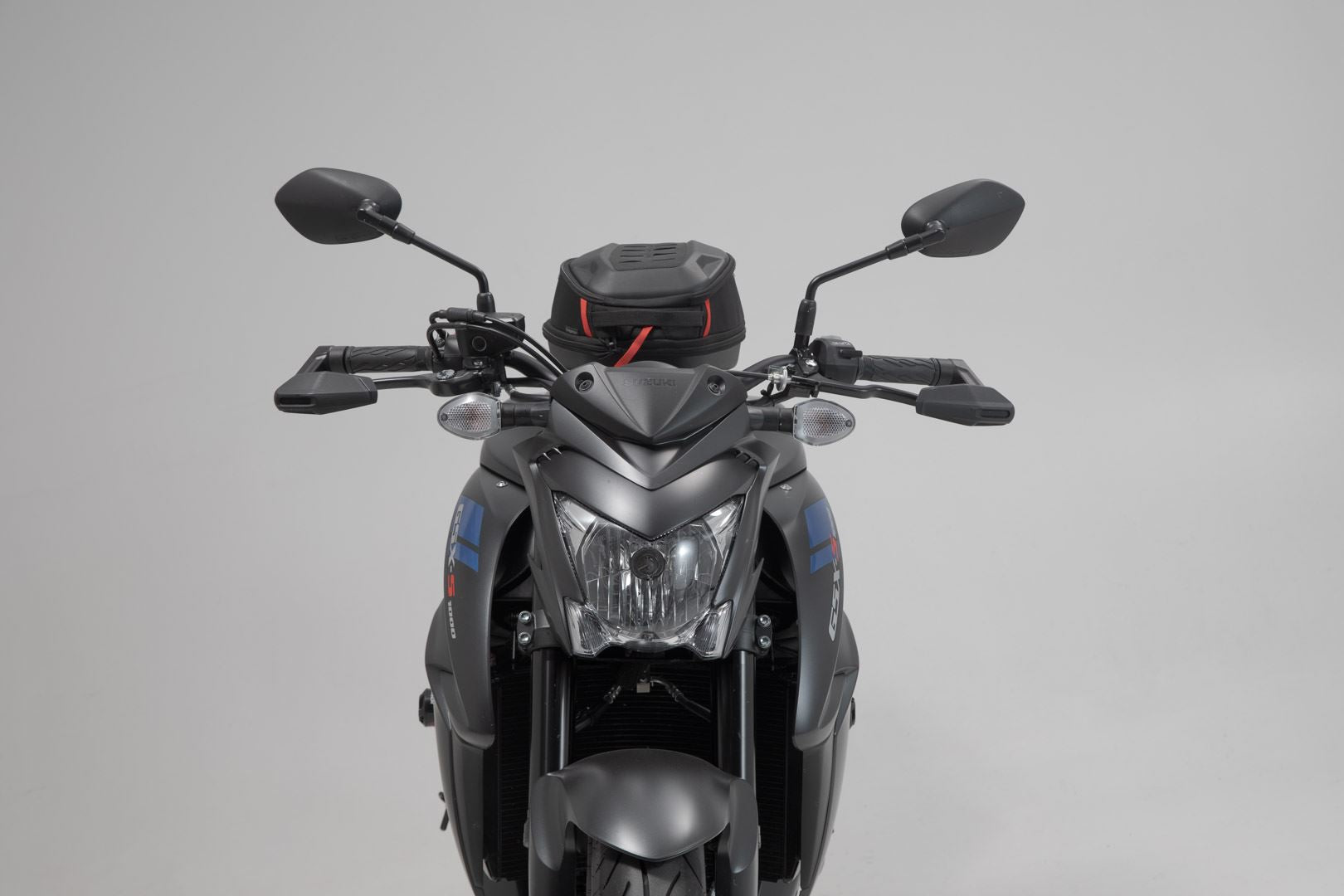Lever guards with wind protection Black. Suzuki GSX-S models.