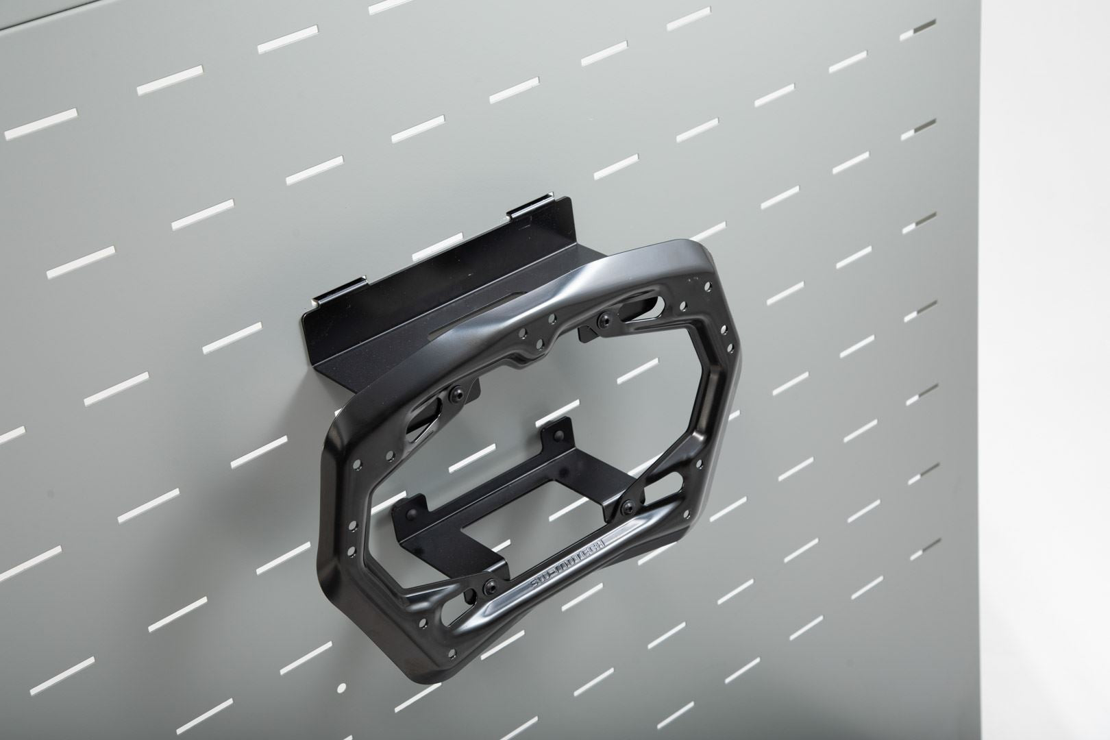 Fixture for sales display With PRO side carrier