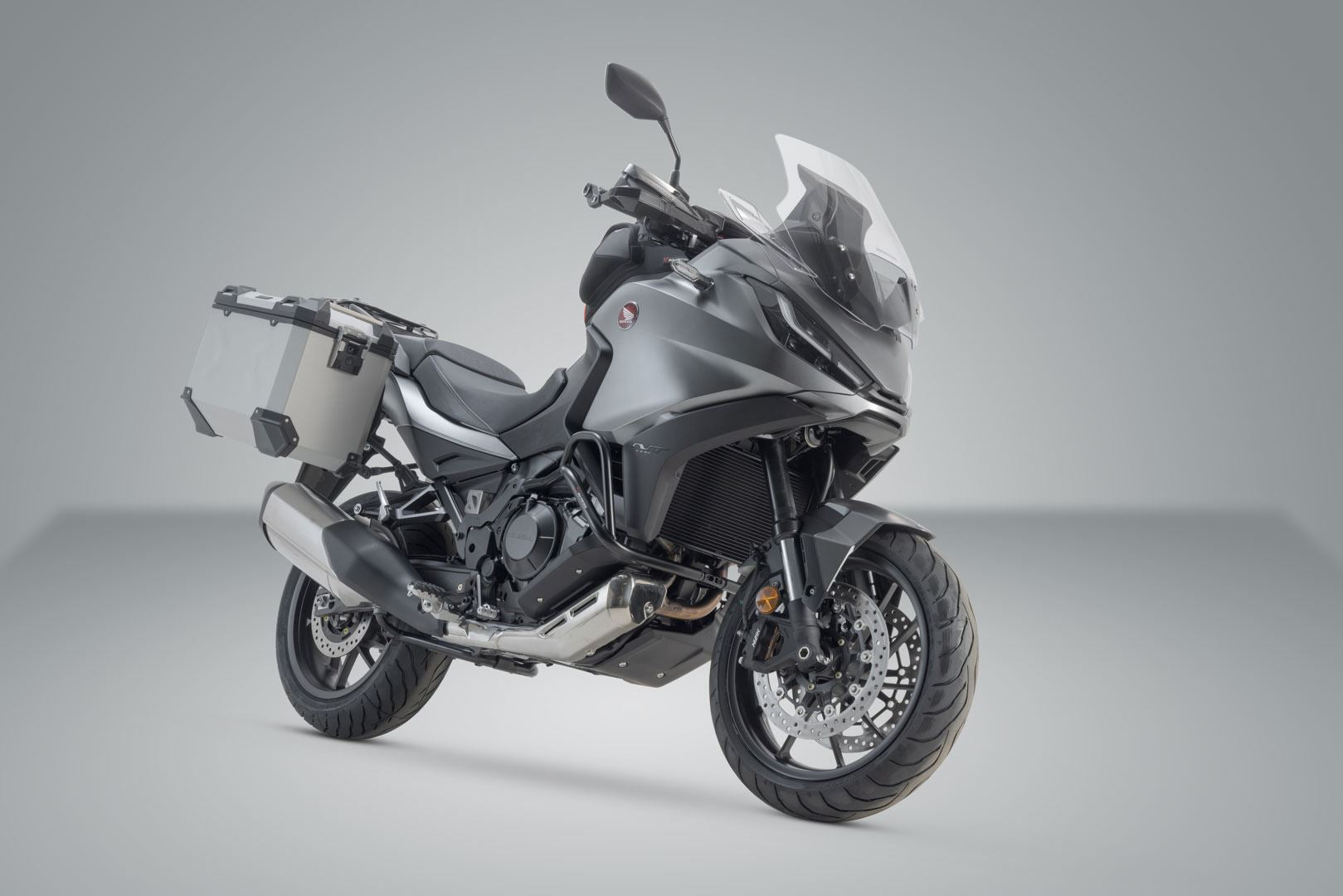 TRAX ADV aluminium case system Silver. 37/37L. Honda NT1100 (21-).