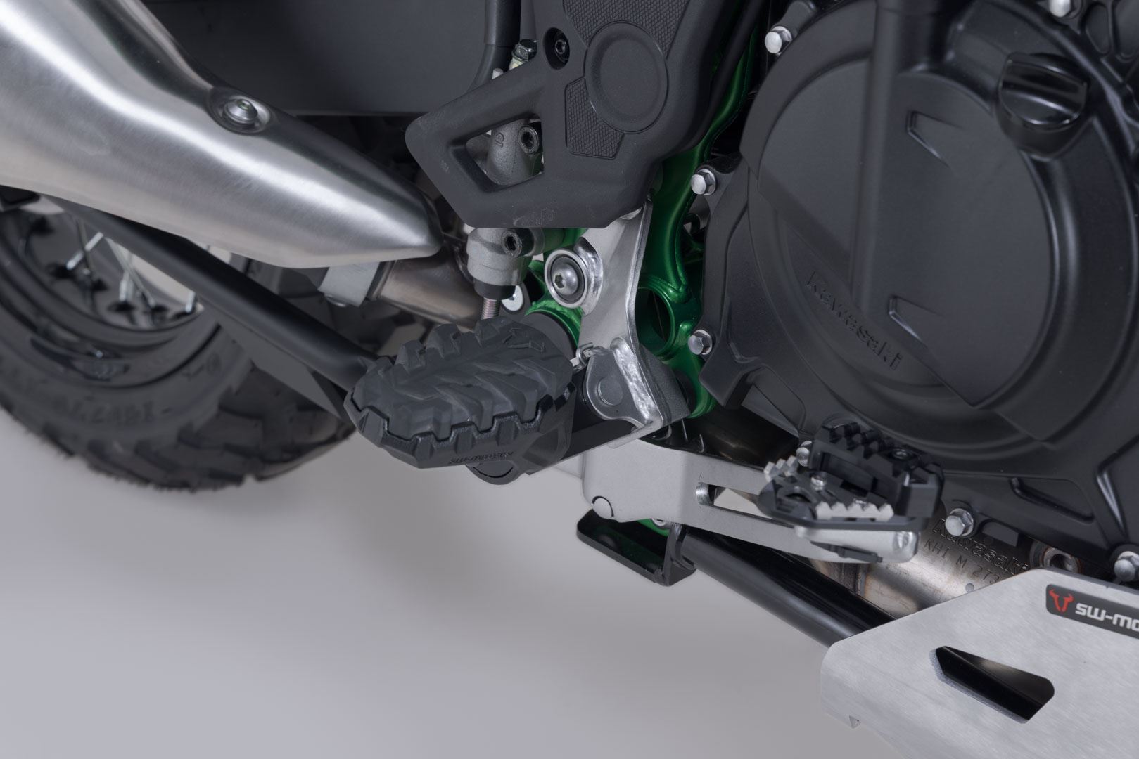 EVO footrest kit Black. Kawasaki KLE500 / KLE500 SE (26-).