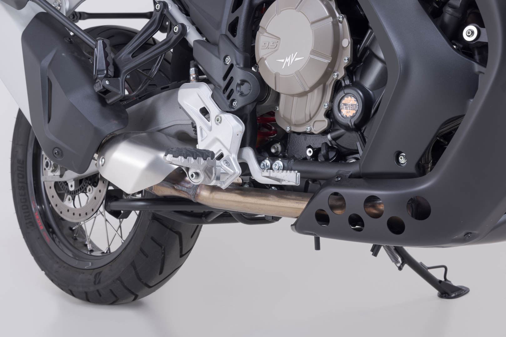 EVO footrest kit Silver/black. MV Agusta Enduro Veloce (24-).