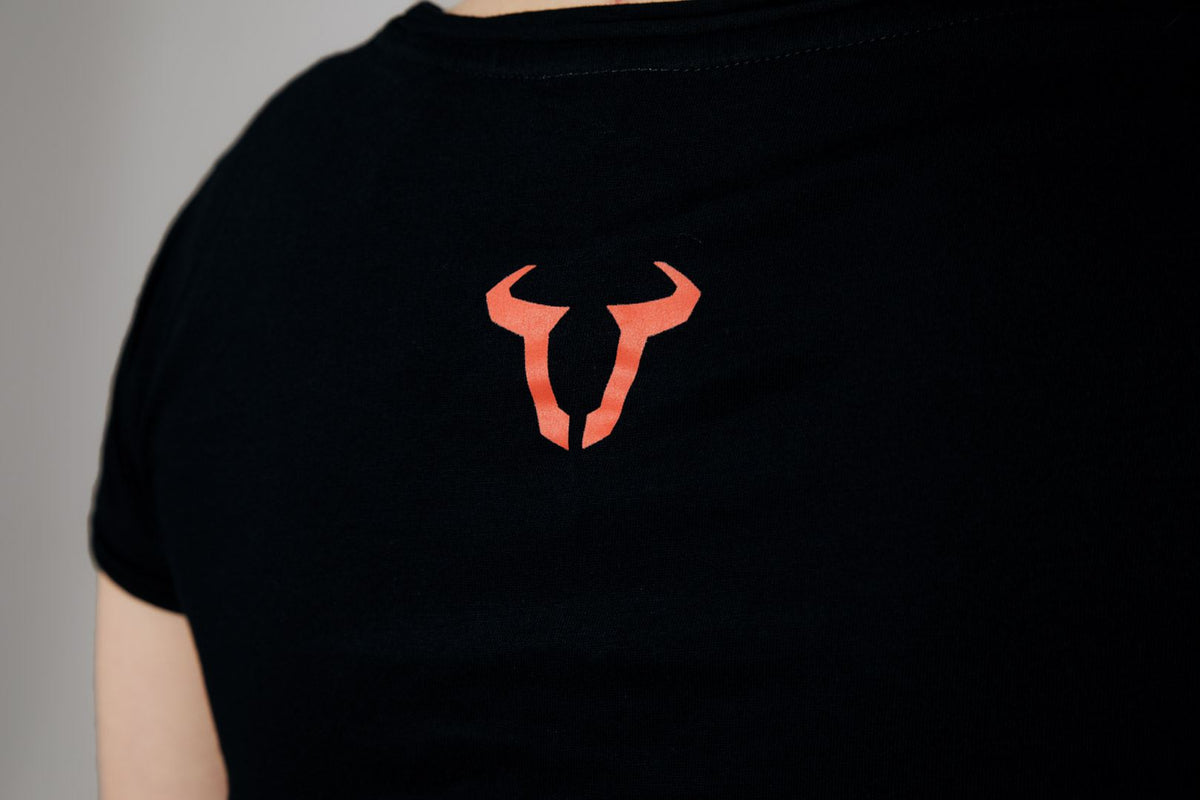 T-Shirt Core Line. Black. Women. Size S.