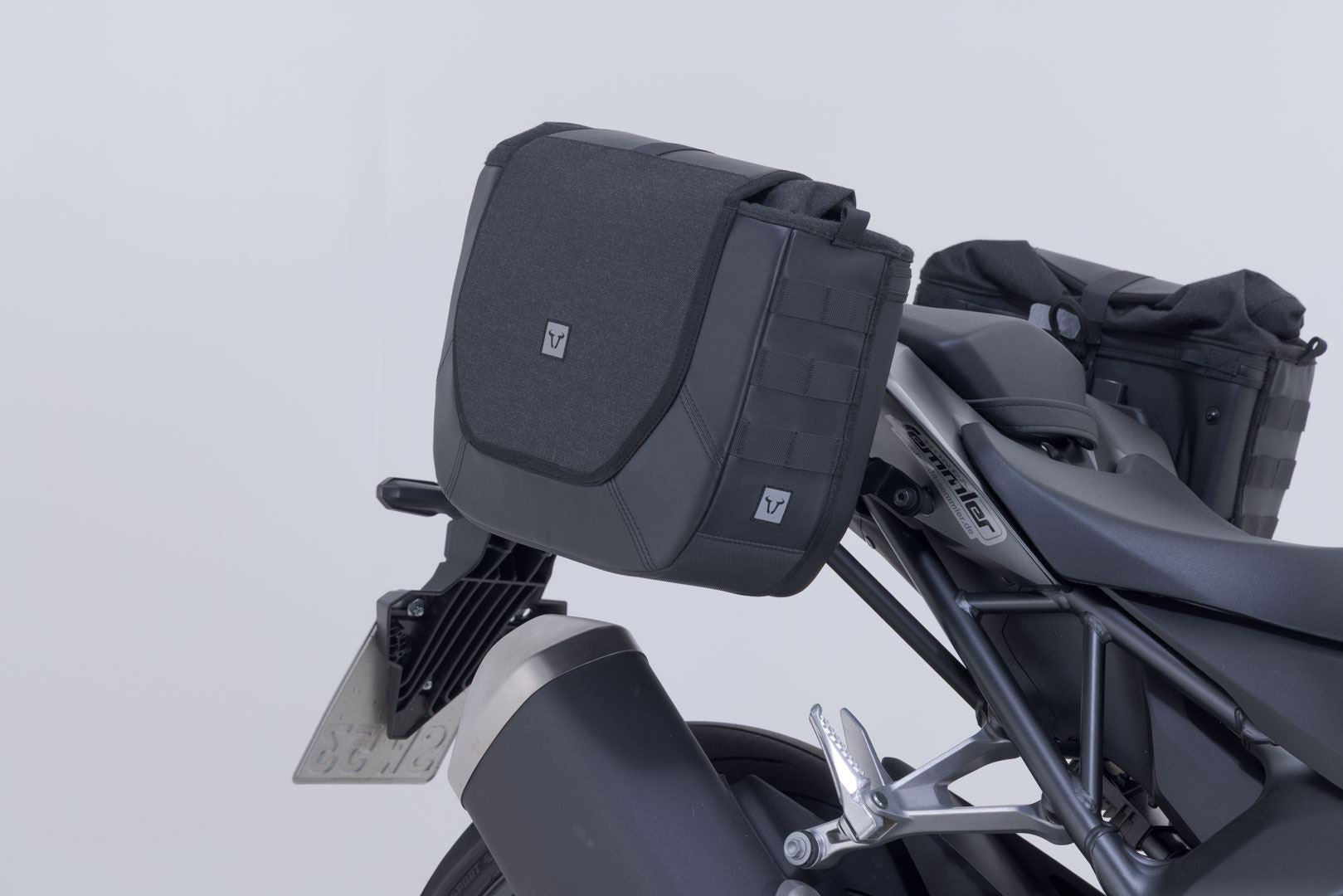 Legend Gear Side Bag system V-LOC 16/11 l. Honda CB1000 Hornet (24-).