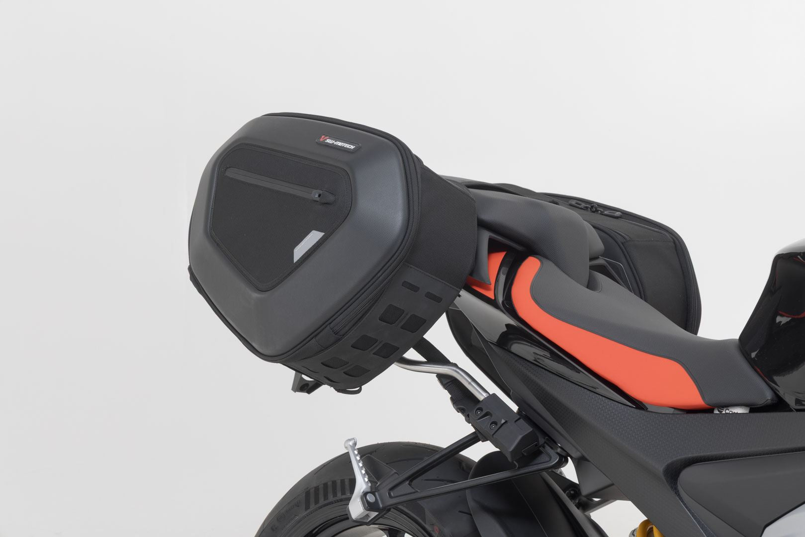 PRO BLAZE H saddlebag set Black. Aprilia RS 660 Extrema (23-).